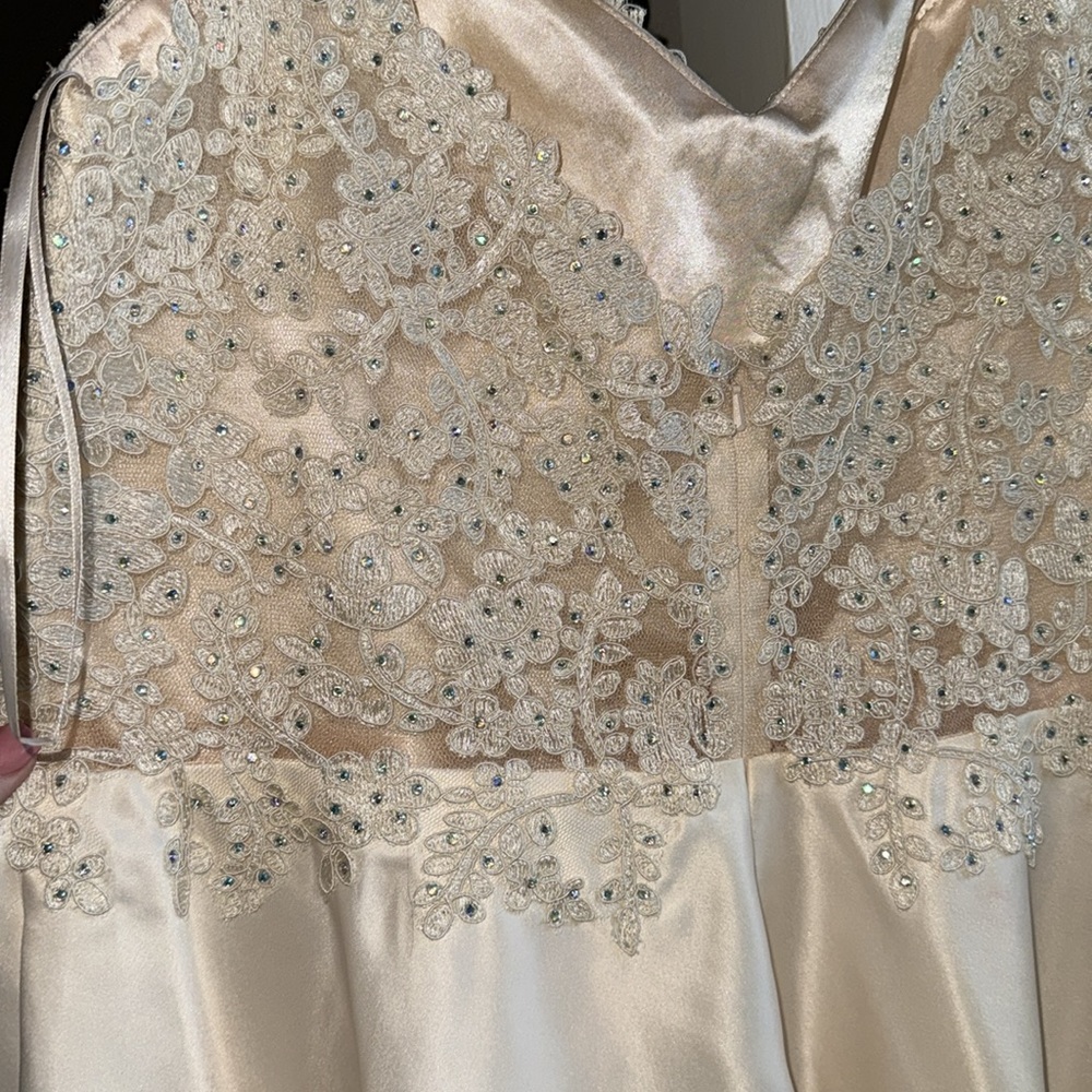 EUC Womens Cocktail Dress in Ivory - Picture 4 of 10
